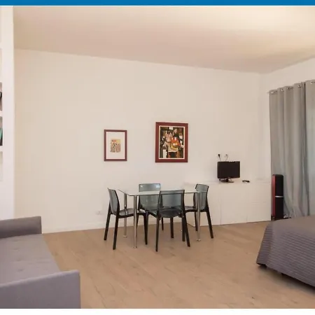Natale Del Grande Flat Apartment