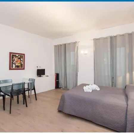 Natale Del Grande Flat شقة روما